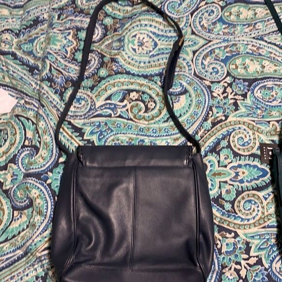 🎁 A cute navy shoulder bag!! - Picture 3 of 4